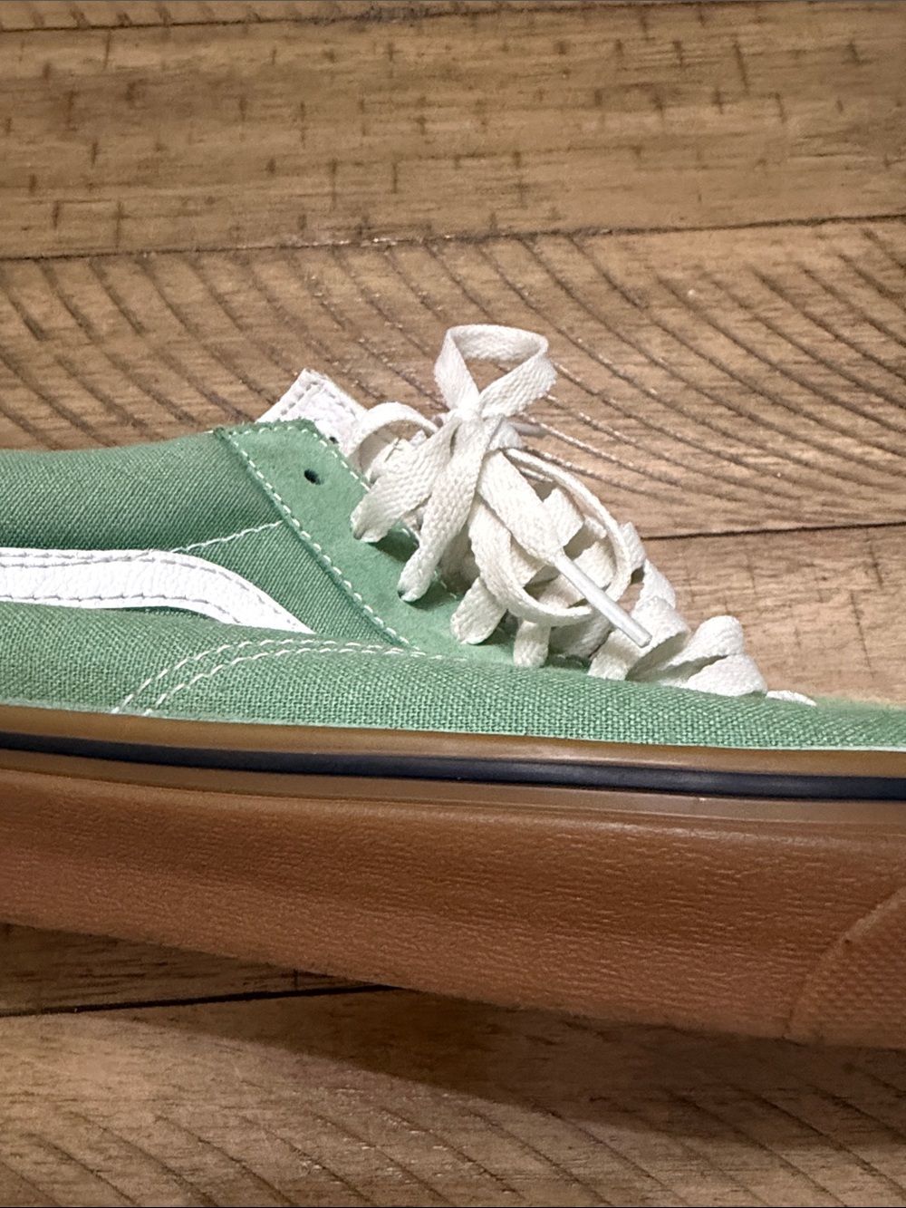 Green Suede Low-Top Sneakers with White Stripe VANS - Picture 5 of 10